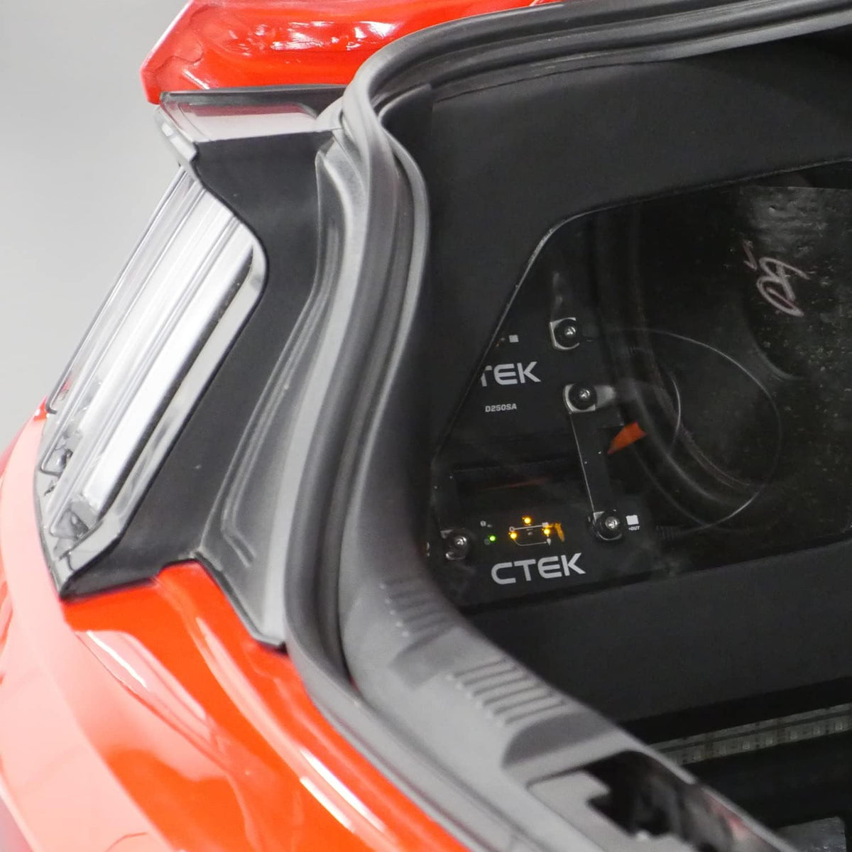 CTEK D250SE, 20A, Batterieladegerät 12V Für Starter- Und Servicebatterien In Wohnmobil, LKW Und 4x4, Solar Autobatterie und Lithium Ionen Ladegerät, Kompatibel Mit Intelligenter Lichtmaschine