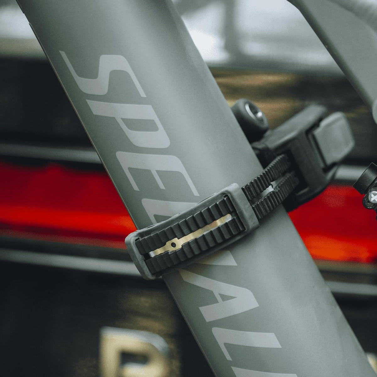Thule Epos 978100 Fahrradträger, 2 Fahrräder, 60 kg, E-Bike, klappbar, Radstand 1350mm, Schwarz