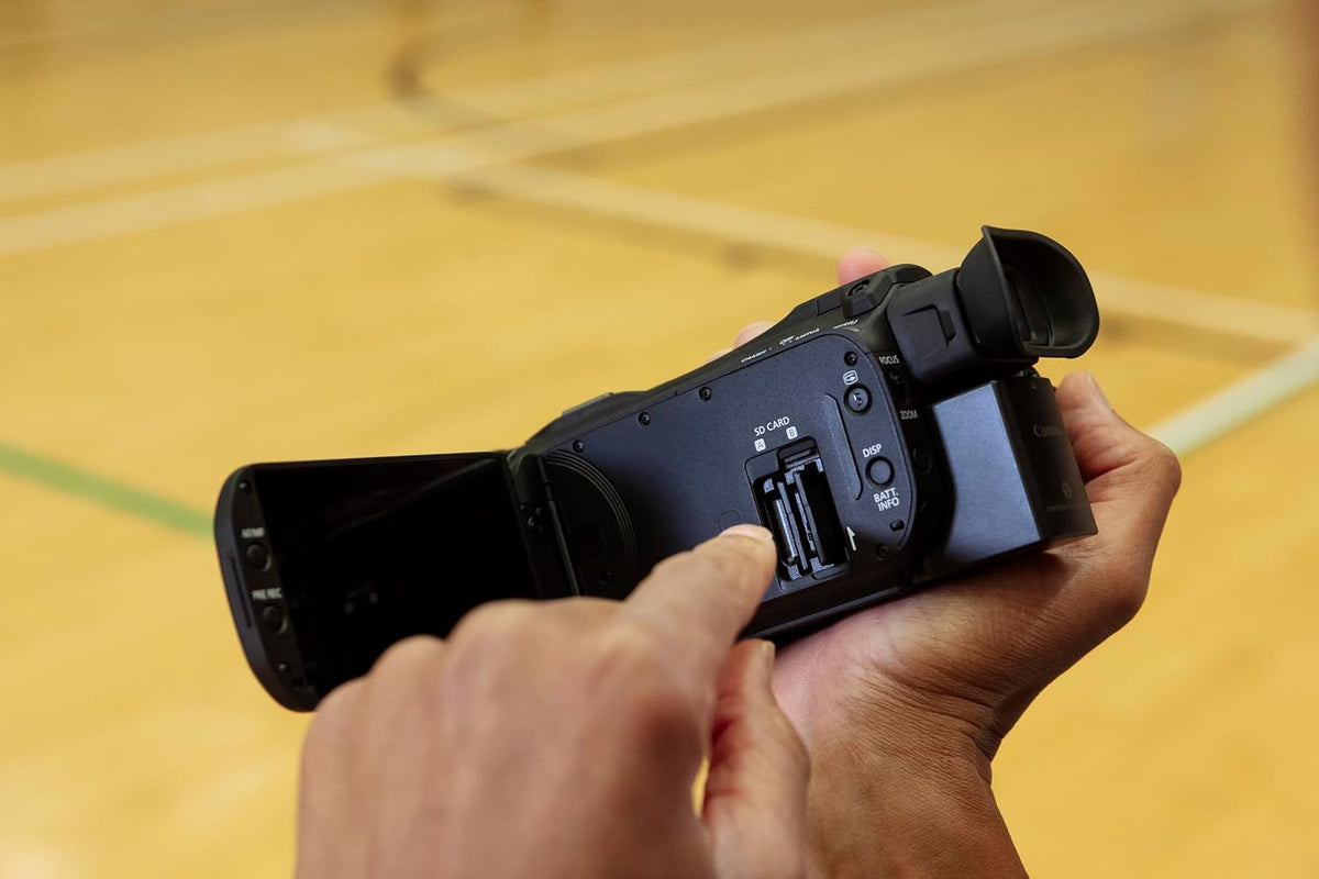 Canon LEGRIA HF G70 4K Camcorder, 20x Optical Zoom, Vlog Camera