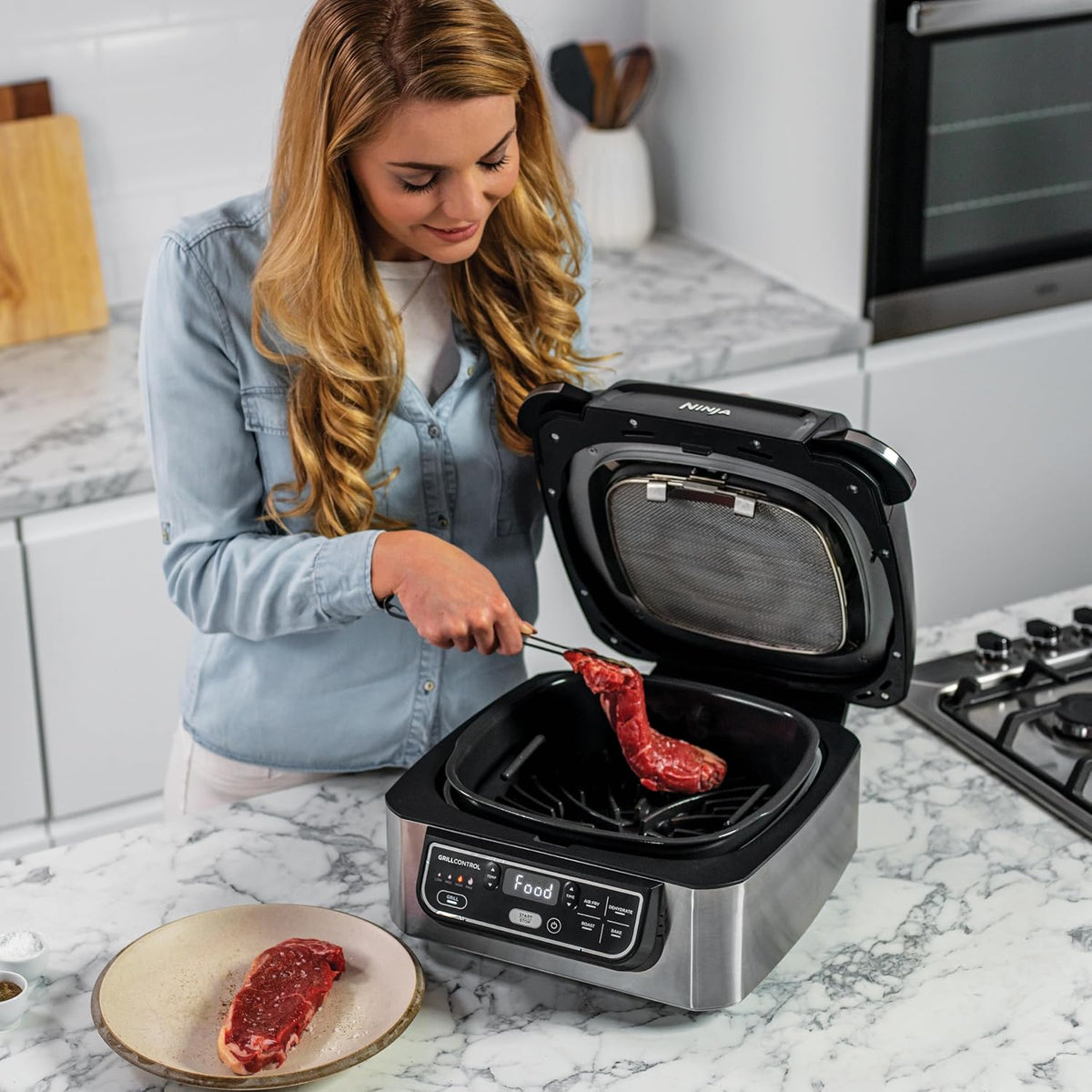 Ninja Foodi Grill & Airfryer, 5,7L Heißluftfritteuse, Air Fryer, spülmaschinenfeste Teile, 5-in-1, Schwarz/Silber AG301EU