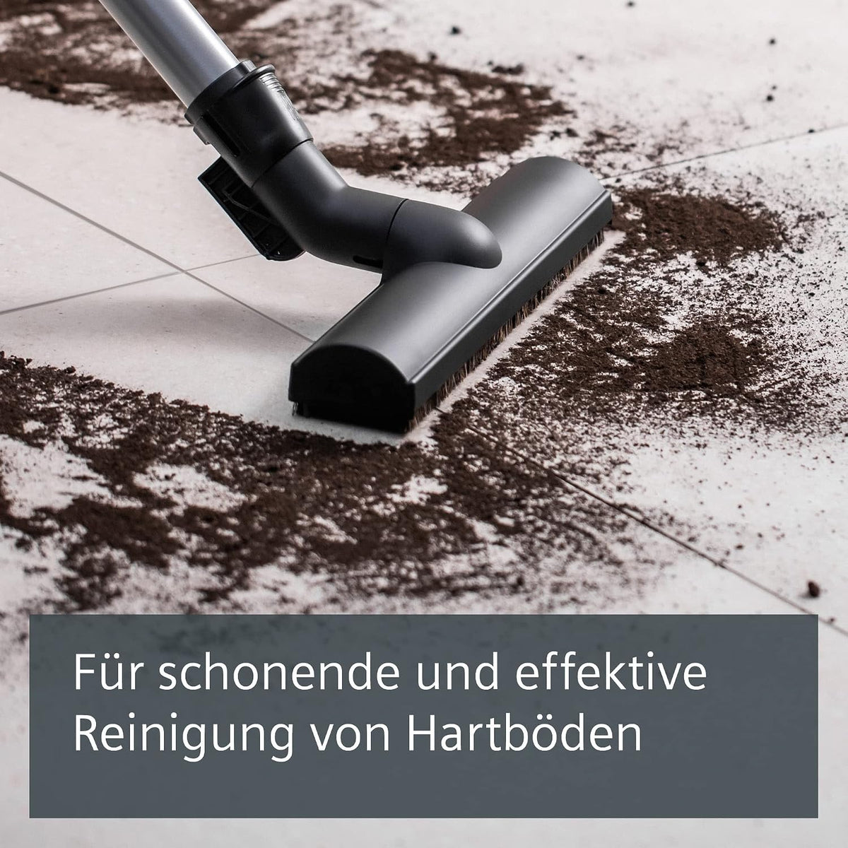 Siemens Staubsauger mit Beutel synchropower VS06B112A, Bodenstaubsauger, Hygiene-Filter, Bodendüse für Parkett, Teppich, Fliesen, langes Kabel, Fugendüse, 700 W, schwarz, 700 Watt