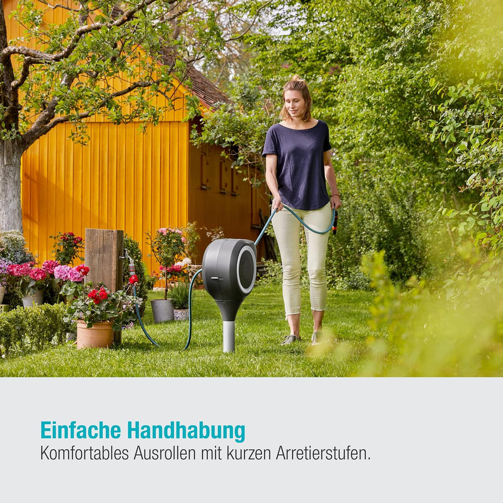 Gardena Garten-Schlauchbox RollUp S (weiß) 15 m: Schwenkbare Schlauchbox, integrierte Schlauchführung, inkl. 15 m Gardena Qualitätsschlauch, Erdspieß und Montagehilfe (18606-20)