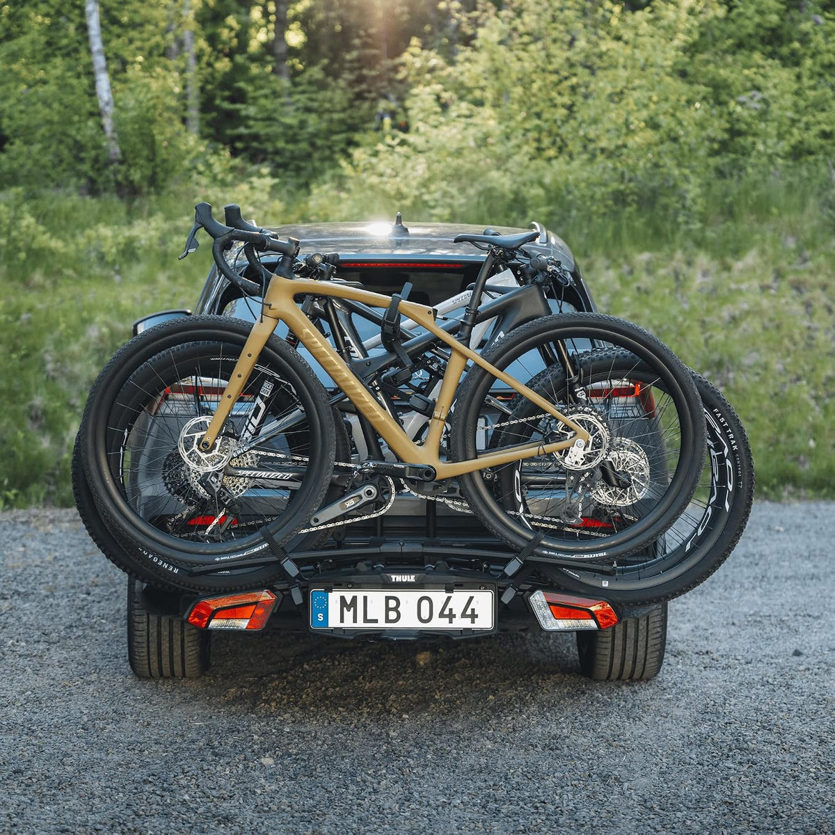Thule EasyFold 3 944100 Fahrradträger, 2–3 Fahrräder, 60 kg, E-Bike, klappbar, 13-polig, Schwarz